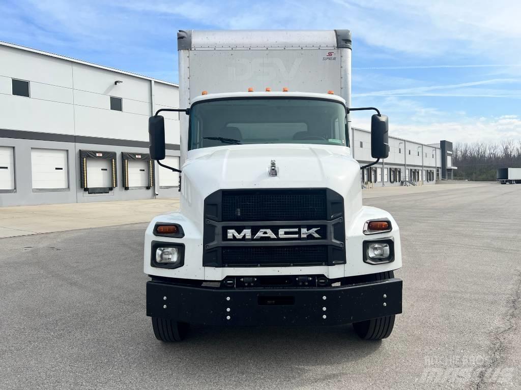 Mack MD 6 Caminhões de caixa fechada