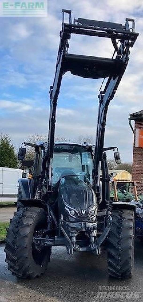 Valtra g135a Tratores Agrícolas usados