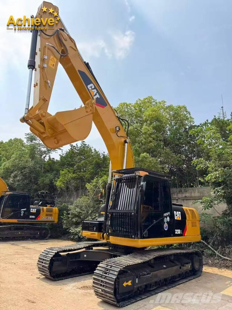 CAT 323D2L Escavadeiras de esteiras