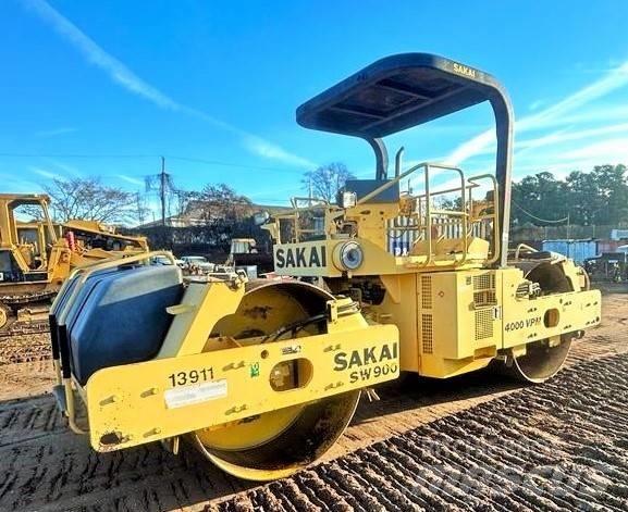 Sakai SW 900 Cilindros Compactadores de pneus