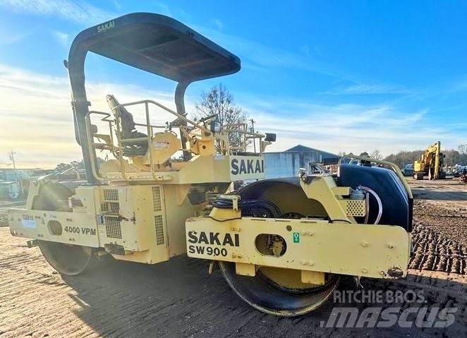 Sakai SW 900 Cilindros Compactadores de pneus