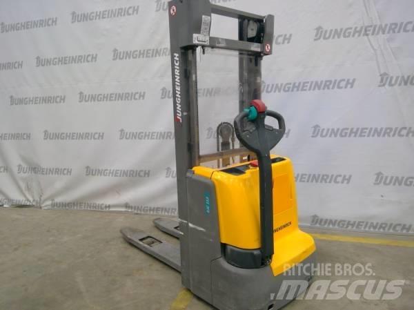 Jungheinrich EJC 112 Empilhador para operador externo