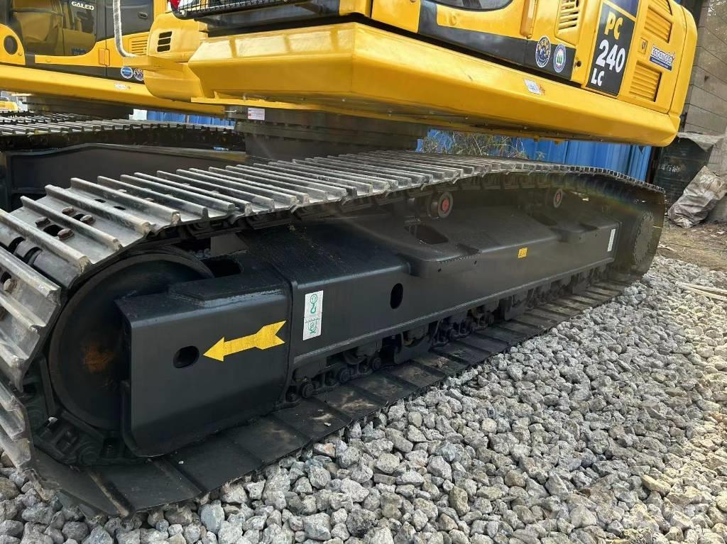 Komatsu 240-8 Escavadeiras de esteiras