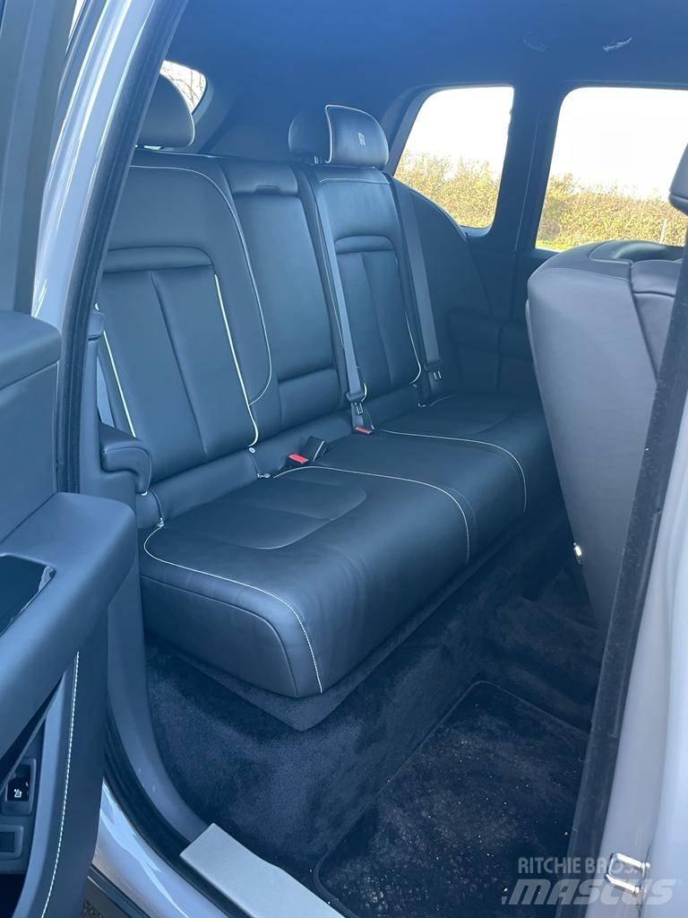 Rolls Royce Cullinan Automóvel