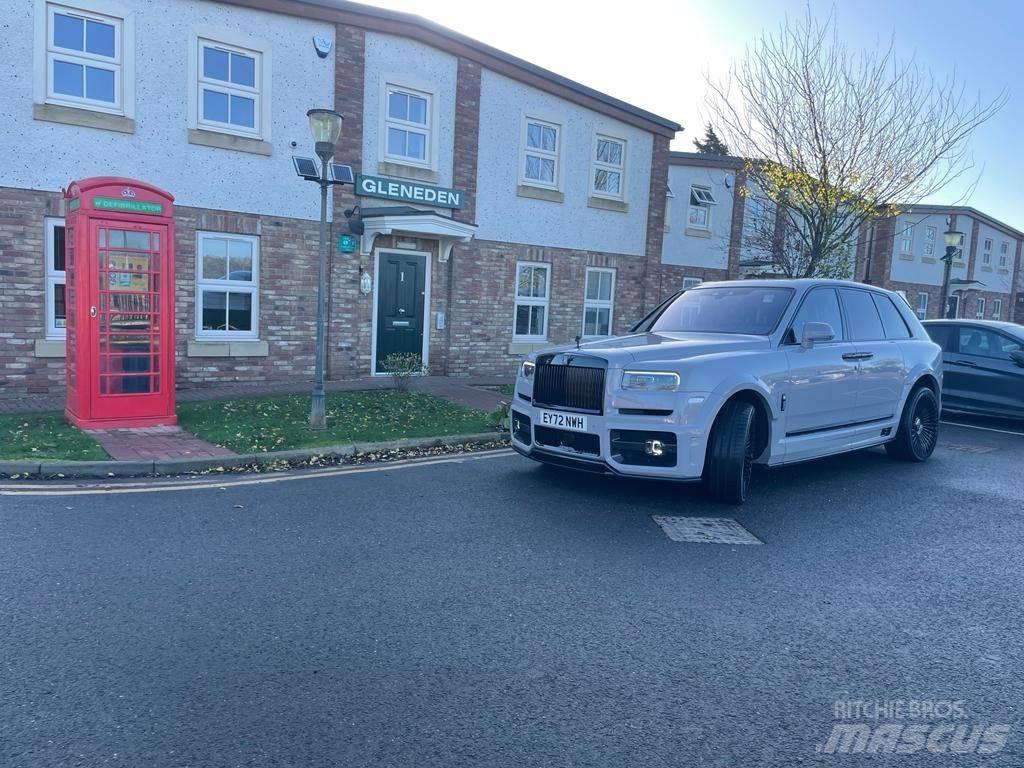 Rolls Royce Cullinan Automóvel