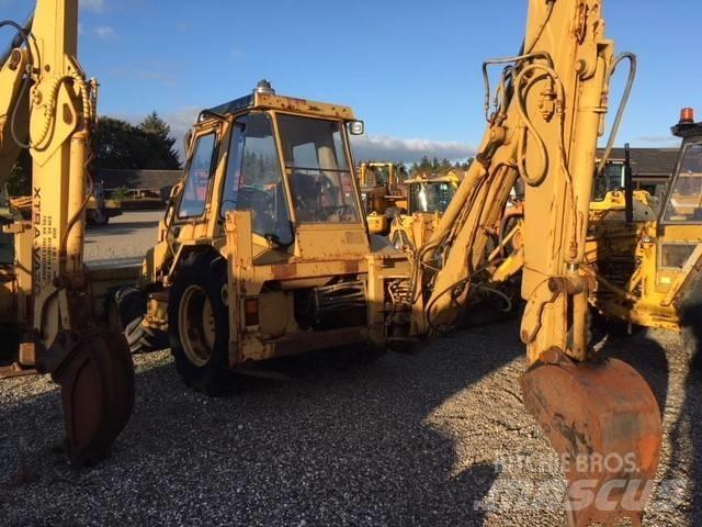 CAT 428 Retroescavadeiras