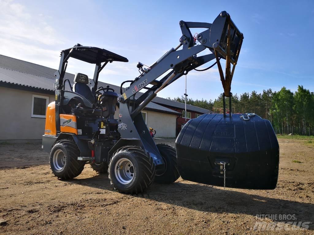 GiANT 1500 Carregadora multifunções