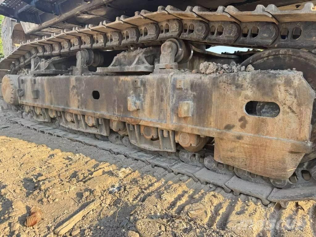 Hitachi ZX690LCH-5A Escavadeiras de esteiras