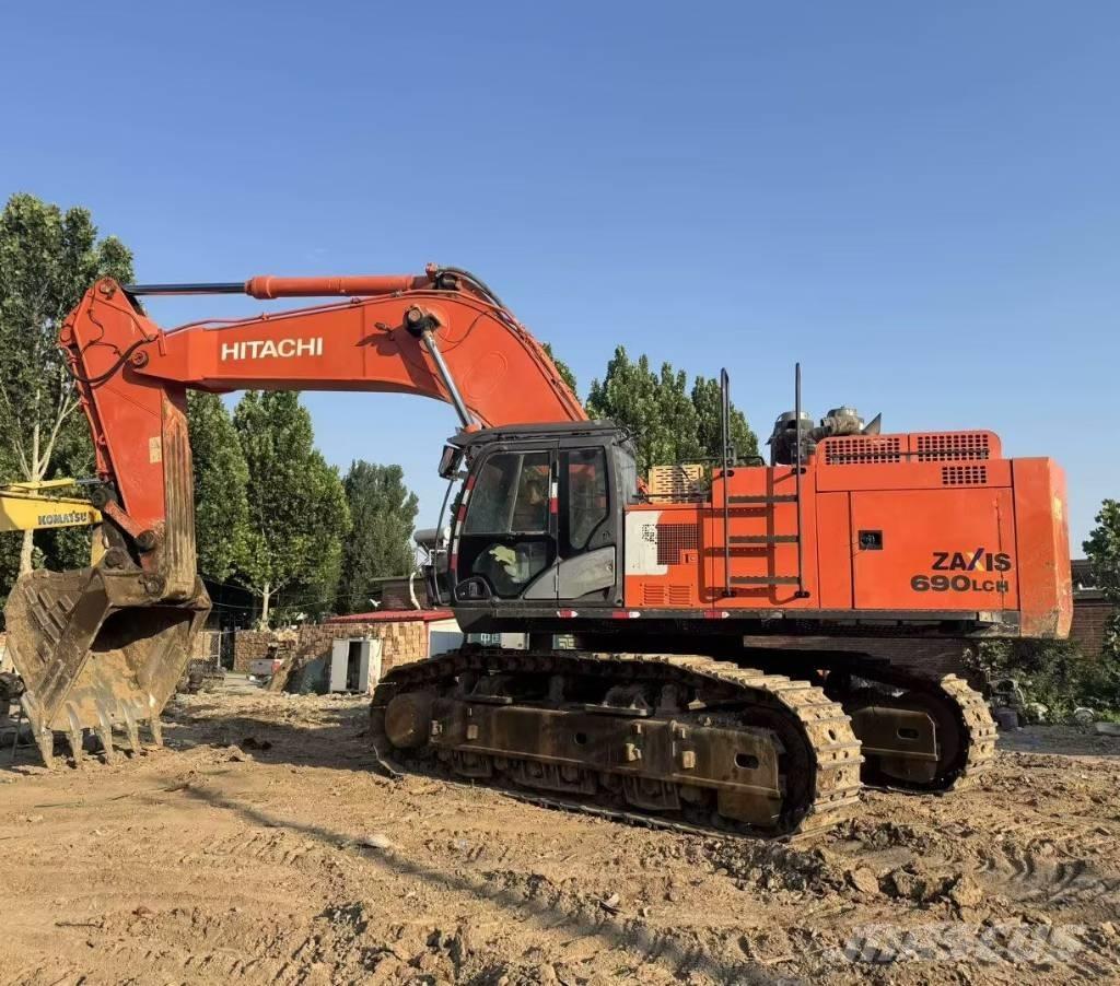 Hitachi ZX690LCH-5A Escavadeiras de esteiras