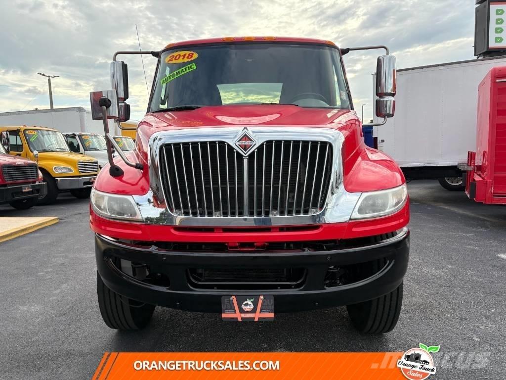 International 4300 Camiões de chassis e cabine