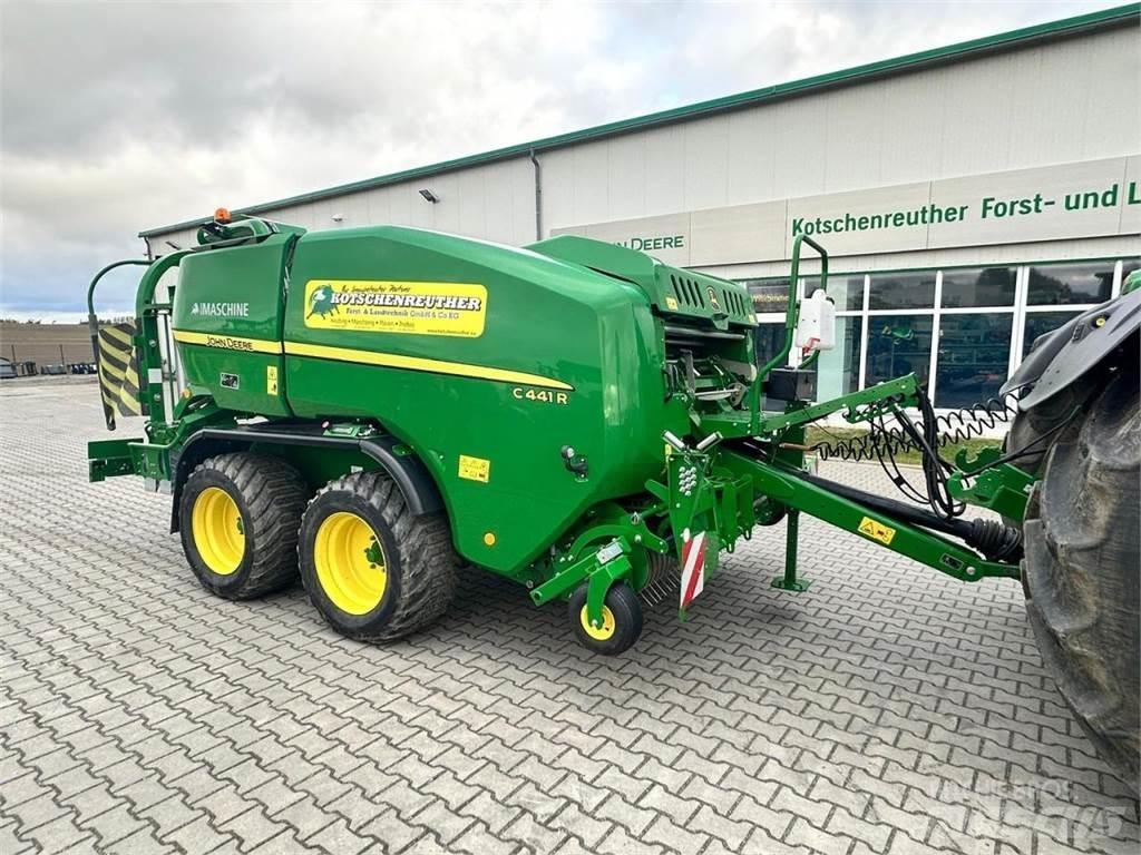 John Deere C441R Enfardadeira de rolos