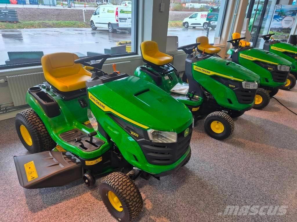 John Deere X 107 Corta-Relvas Riders
