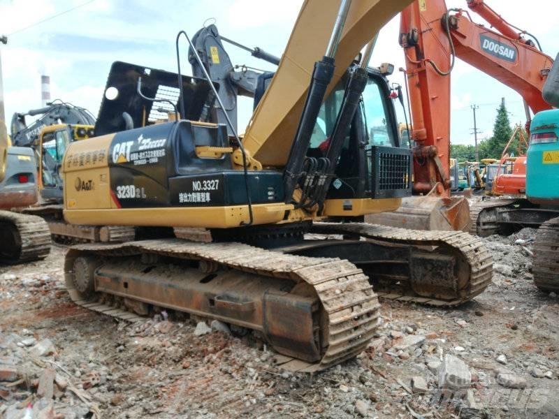 CAT 323 D L Escavadeiras de esteiras