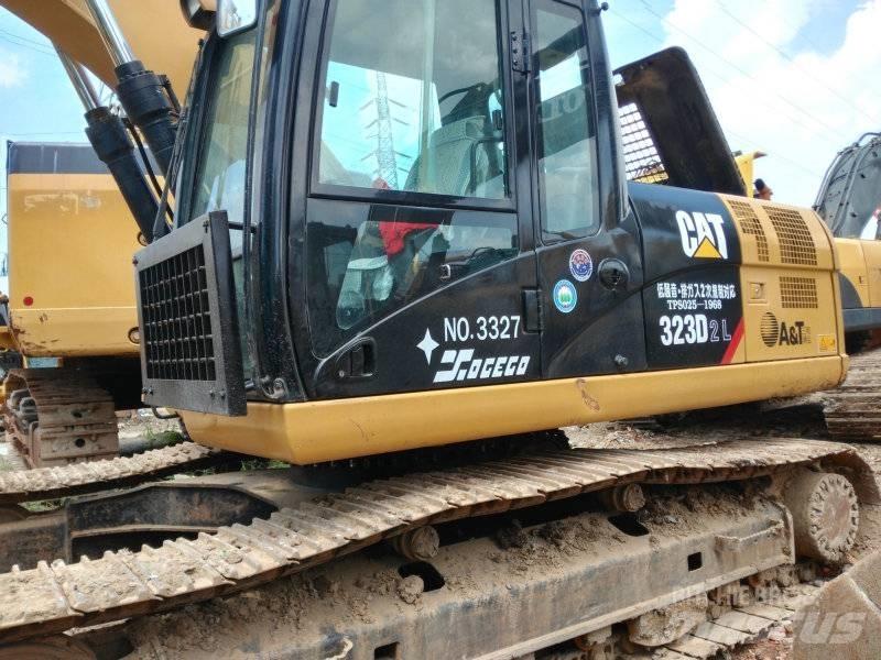 CAT 323 D L Escavadeiras de esteiras