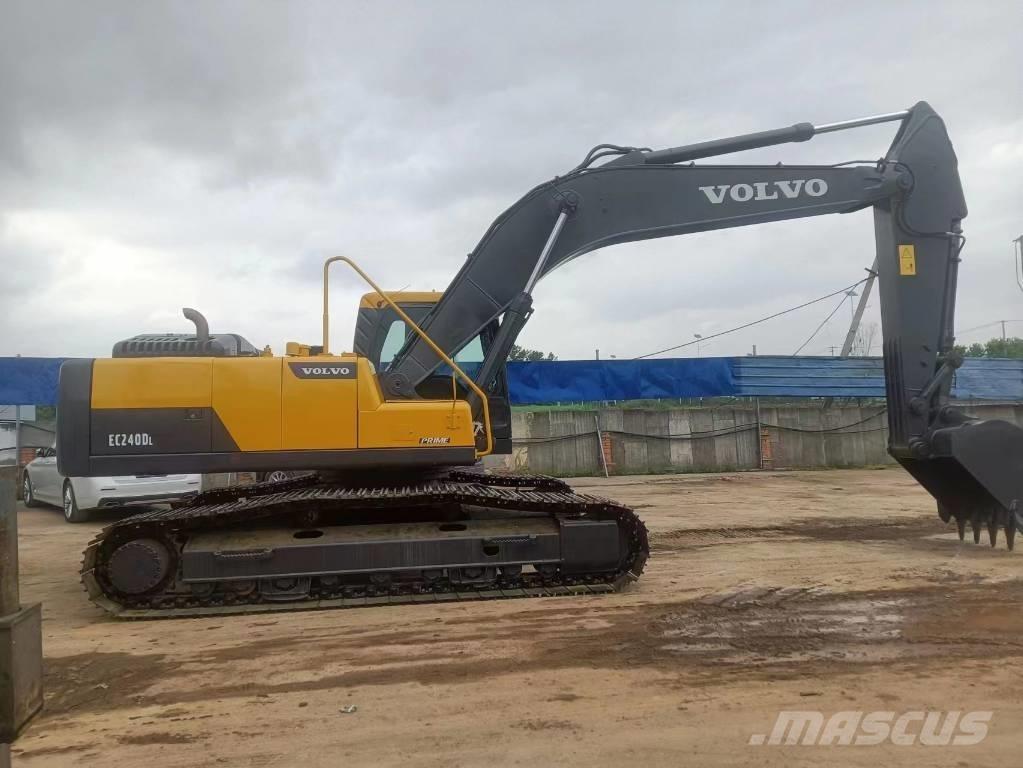 Volvo EC 240 DL Escavadeiras de esteiras