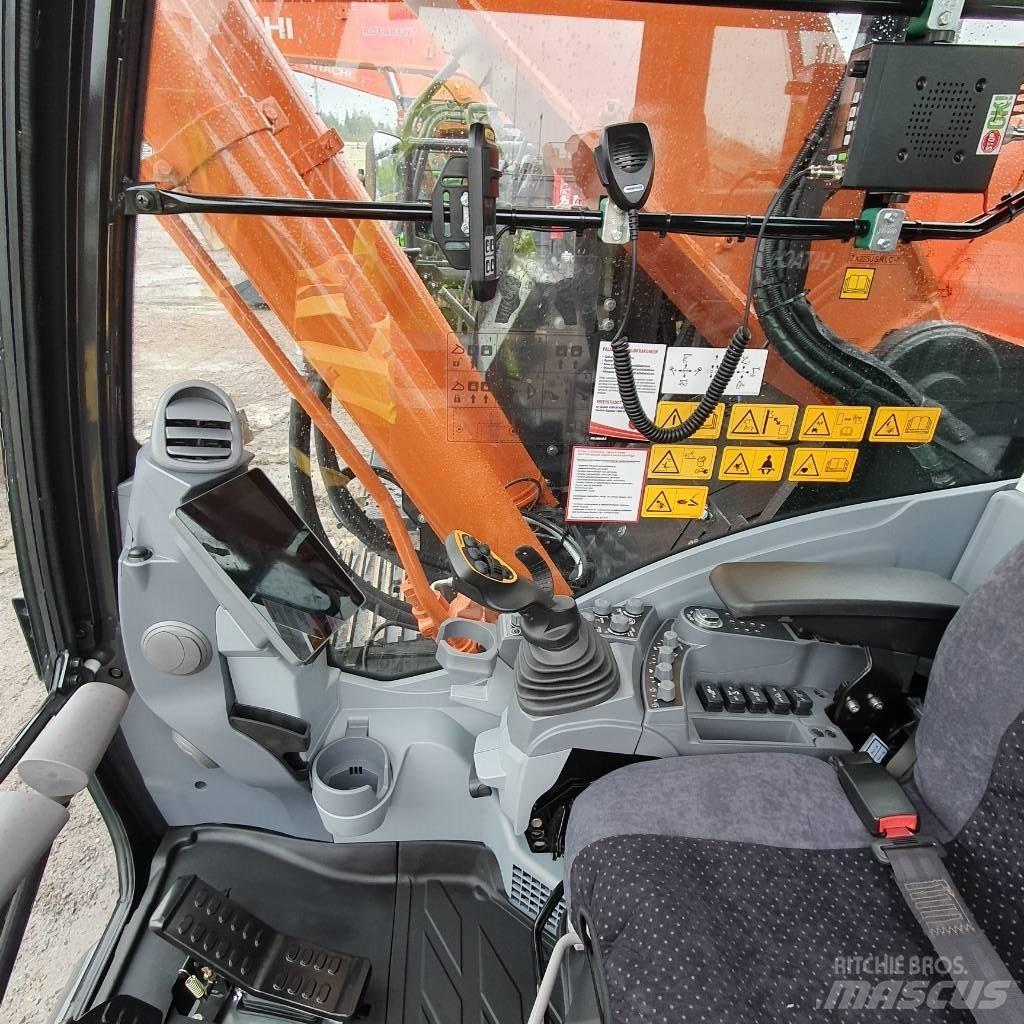 Hitachi ZX225USRLC-7 Escavadeiras de esteiras