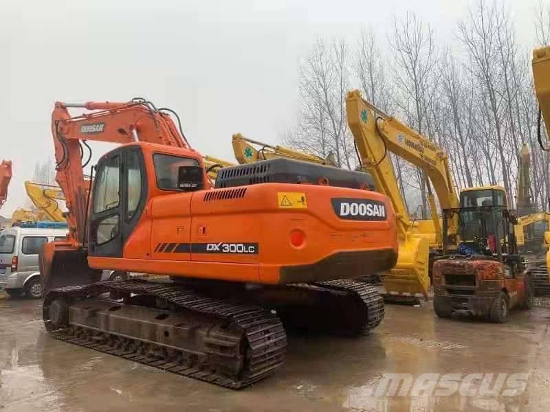 Doosan DX300LC Escavadeiras de esteiras