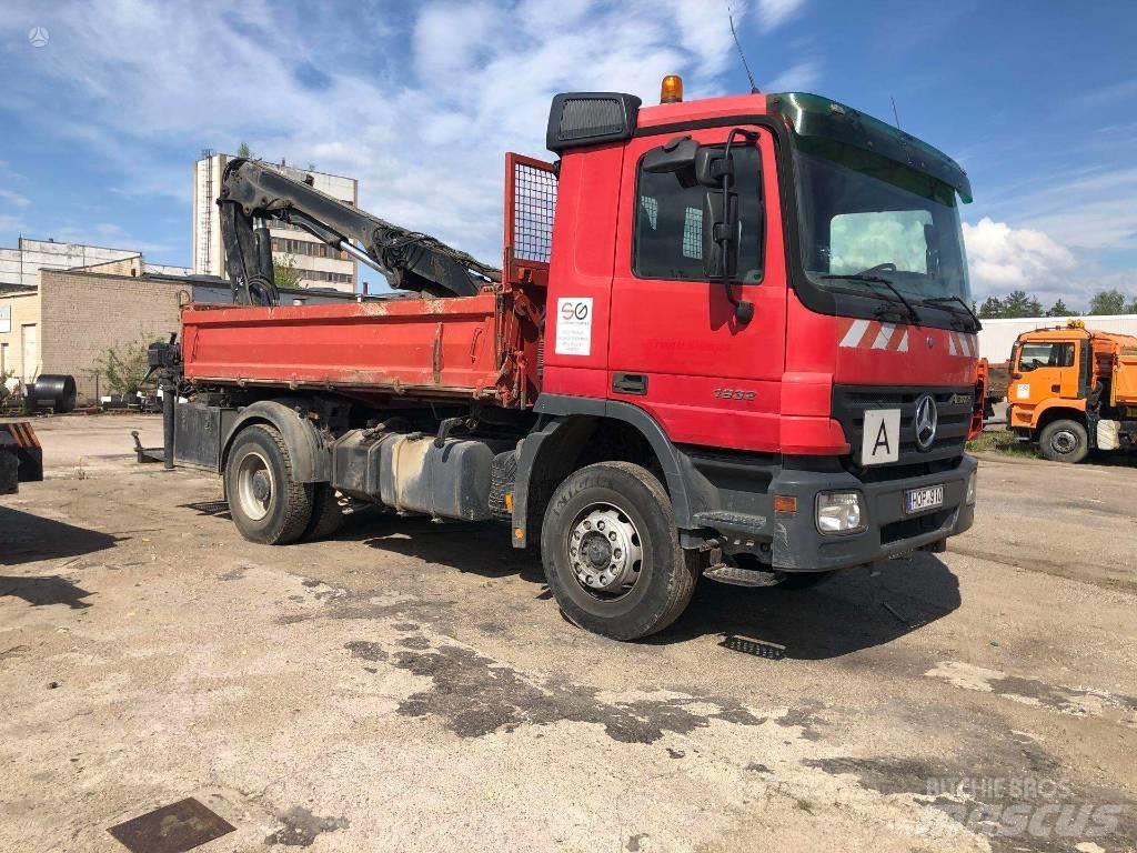 Mercedes-Benz 1832 Camiões grua