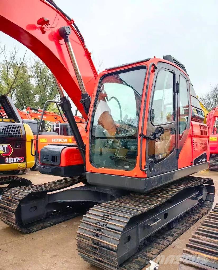 Doosan DX 140 Escavadeiras de esteiras
