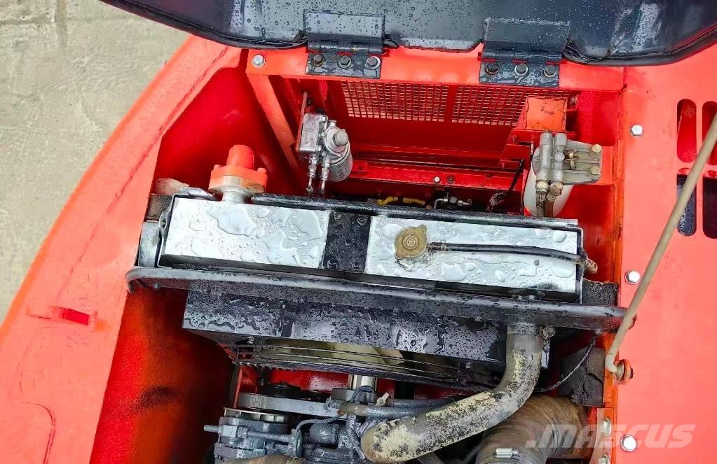 Doosan DX 140 Escavadeiras de esteiras