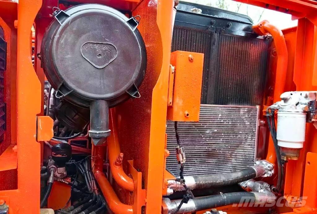 Doosan DX 140 Escavadeiras de esteiras