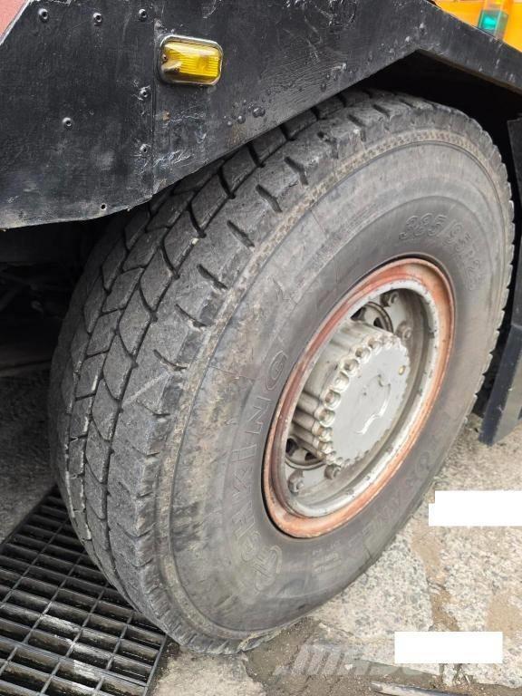 Kato KR 25 H V-3 Gruas Fora-de-estrada