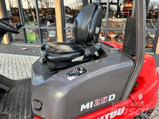 Manitou MI25D Empilhadores Diesel