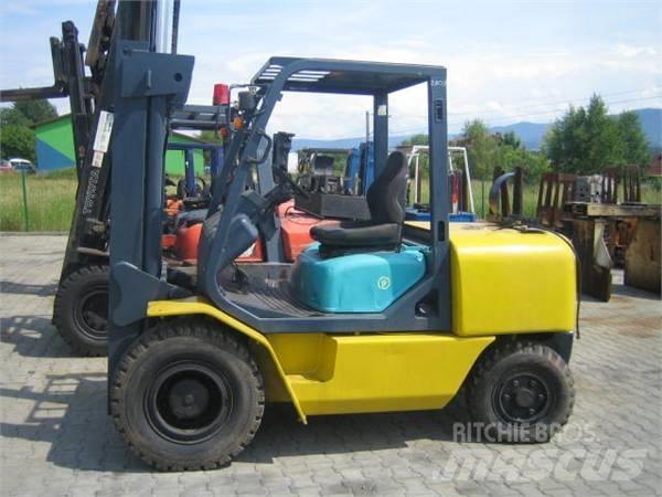 Komatsu FG50T-1E1 Porta palettes