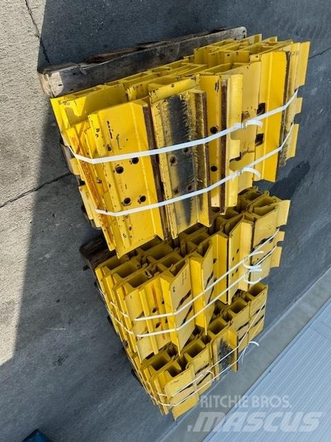 Komatsu d 85 plate Rastos