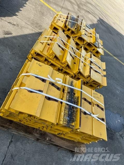 Komatsu d 85 plate Rastos