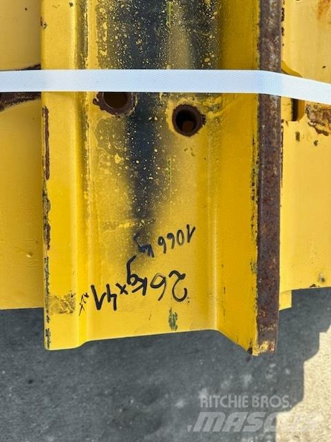 Komatsu d 85 plate Rastos