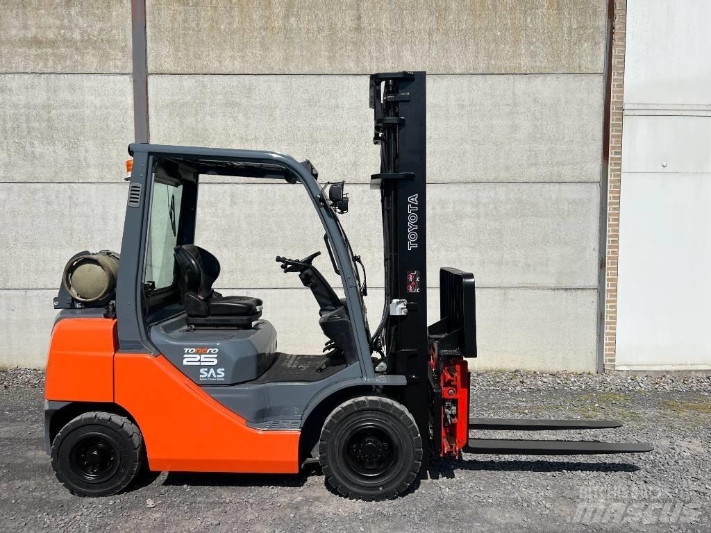 Toyota 02-8FGF25 Empilhadores a gás