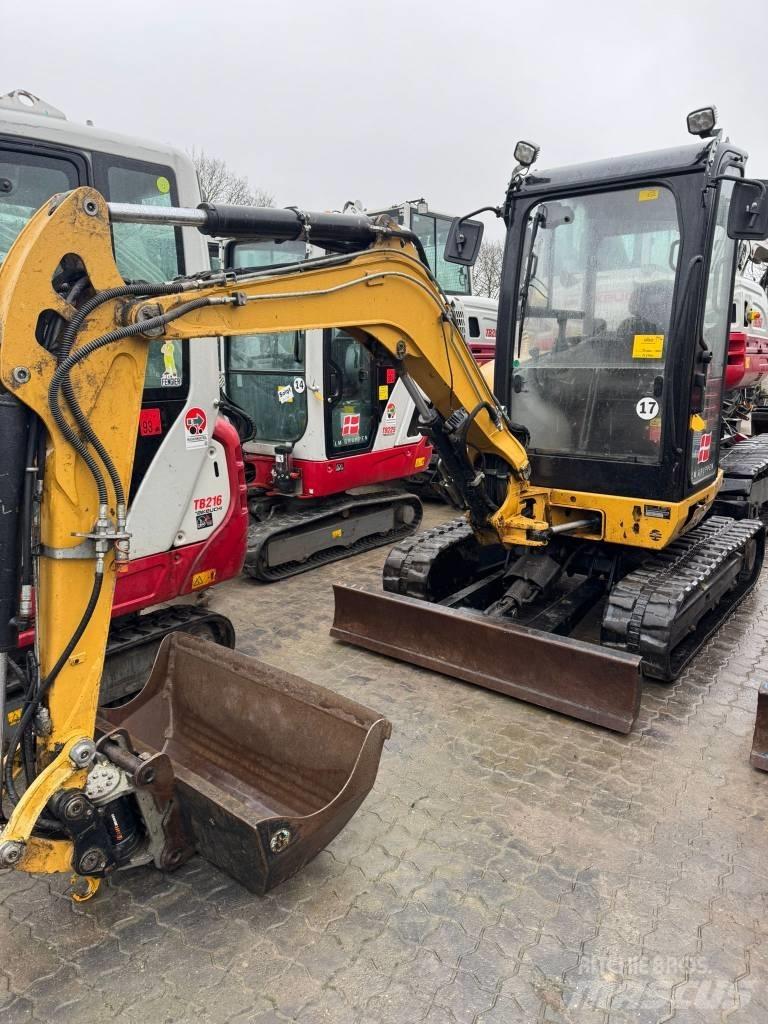 CAT 302.7 D Miniescavadeiras