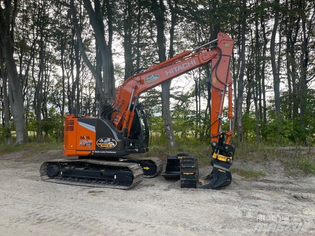 Hitachi ZX 135 US-7 Escavadeiras de esteiras