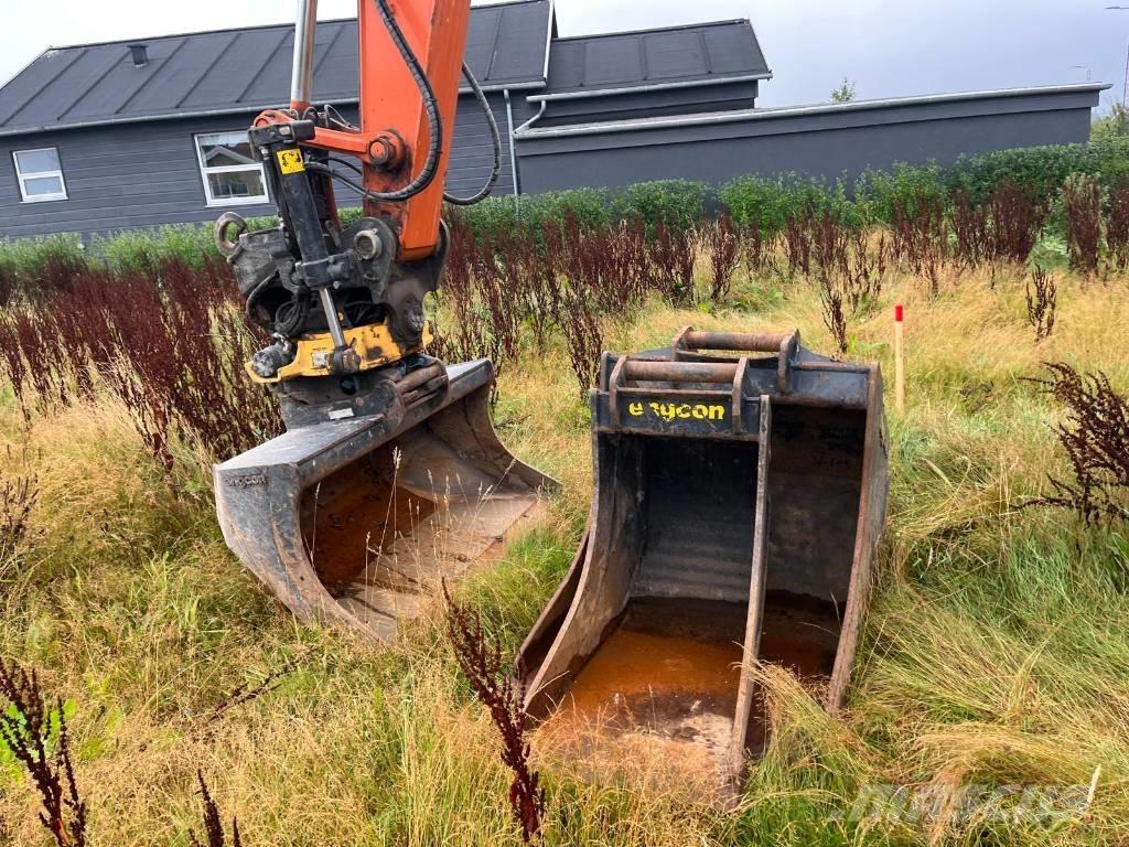 Hitachi ZX 135 US-7 Escavadeiras de esteiras