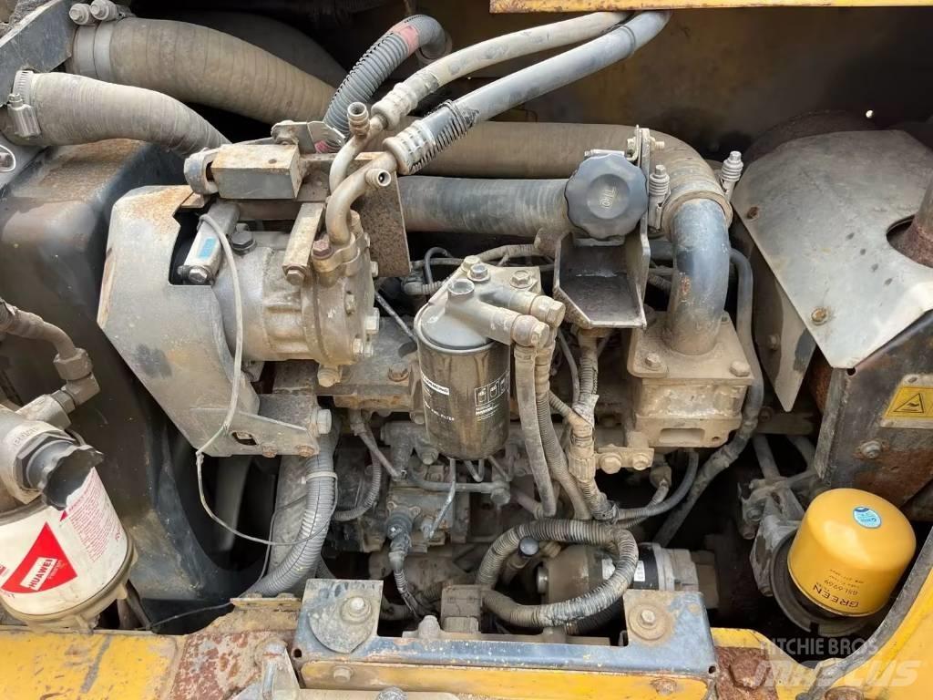 Komatsu PC70-8加长臂 Escavadeiras de esteiras