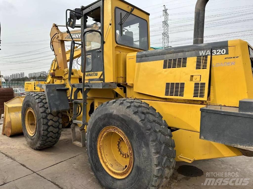 Komatsu WA 320 Carregadeiras de rodas