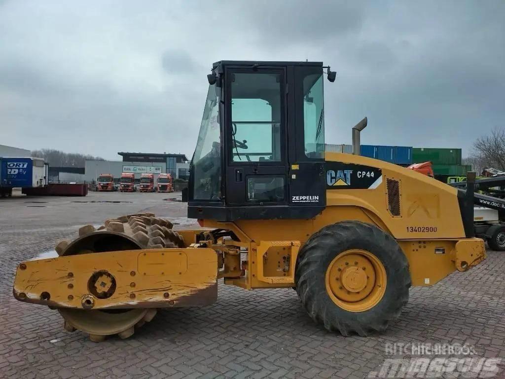 CAT CP 44 Cilindros Compactadores monocilíndricos