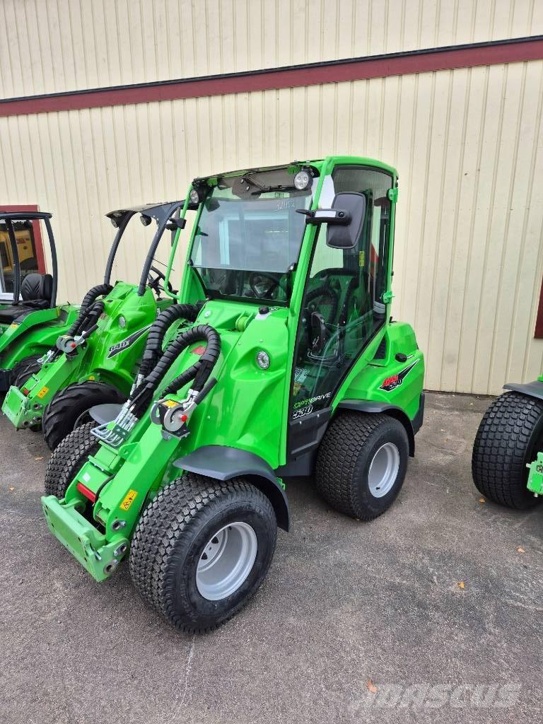 Avant 530 Carregadora multifunções