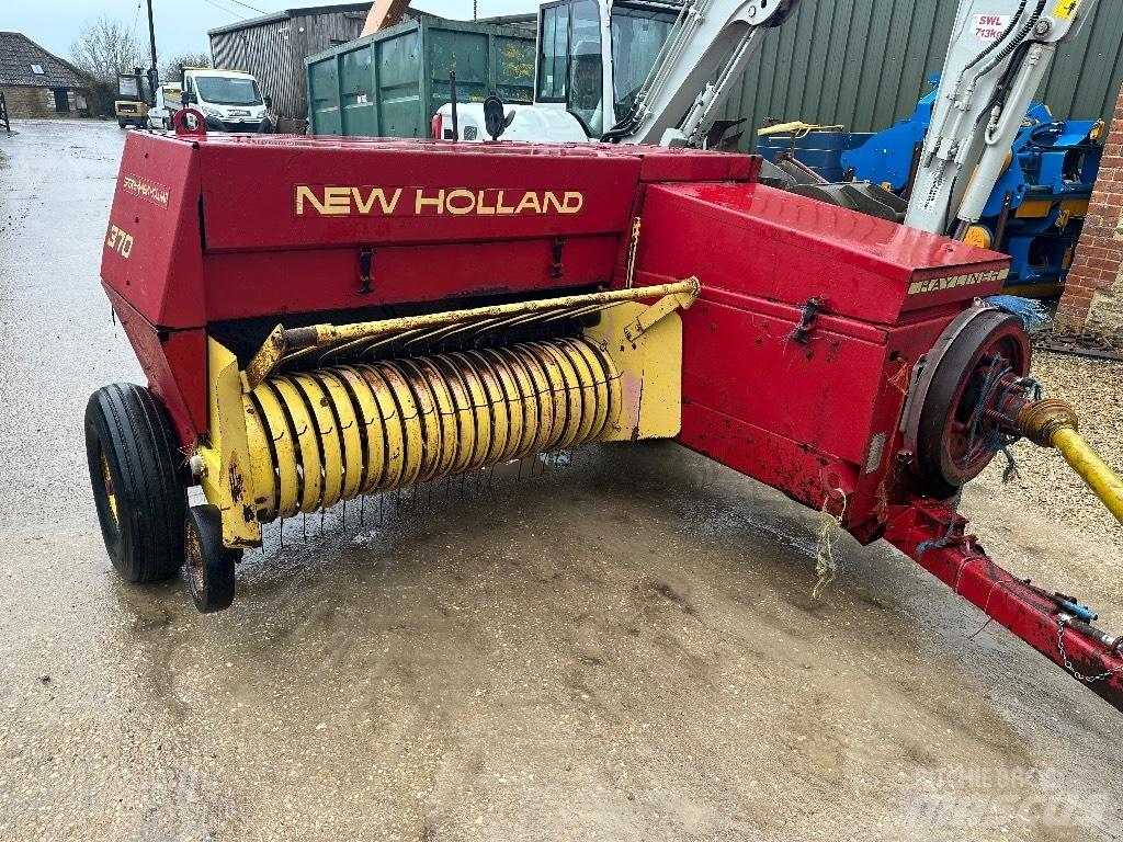 New Holland 370 Enfardadeira de fardos quadrados