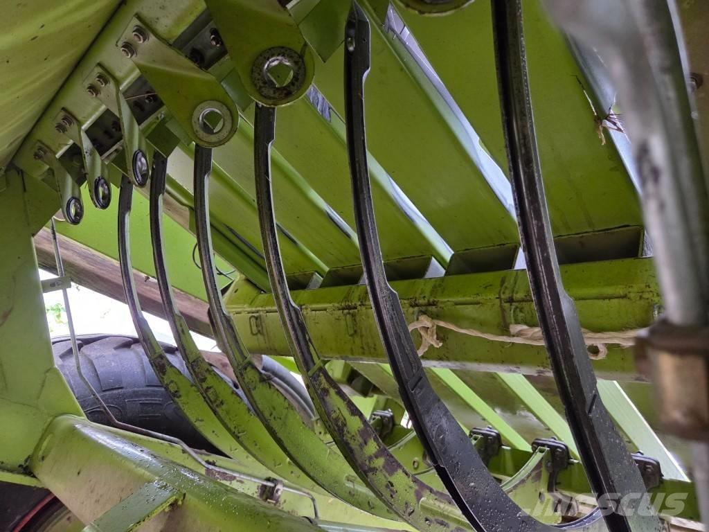 CLAAS Quandrant 2200 Enfardadeira de fardos quadrados