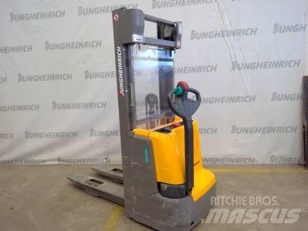 Jungheinrich EJC 112 Empilhador para operador externo