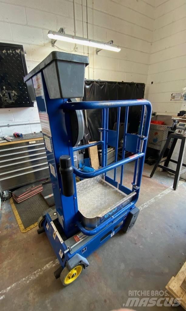 JLG Peco Lift Plataformas mastro vertical propulsão manual