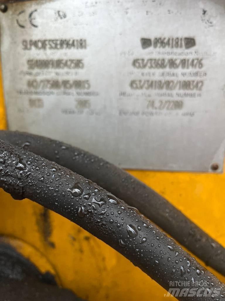 JCB 4 X Carregadeiras de rodas