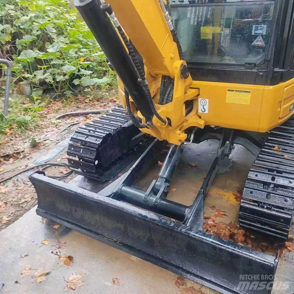 CAT 303.5 E CR Miniescavadeiras