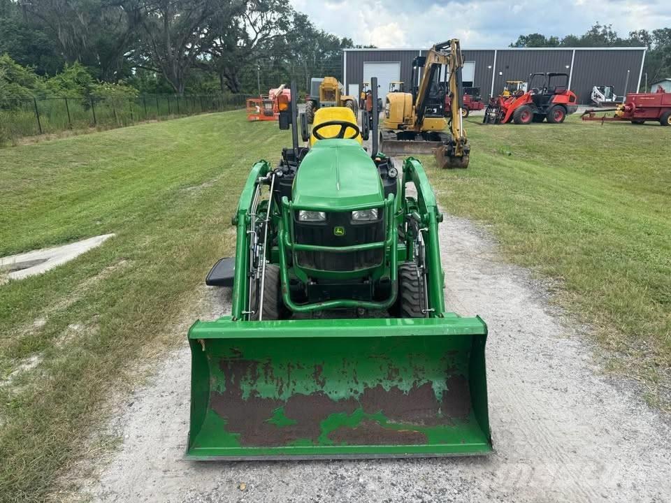 John Deere 1025 R Tratores Agrícolas usados