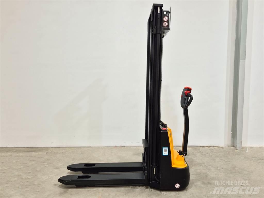  ESA121 2S360 Empilhador para operador externo