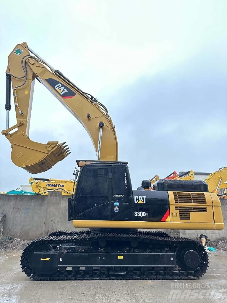 CAT 330 D2 Escavadoras Midi 7t - 12t