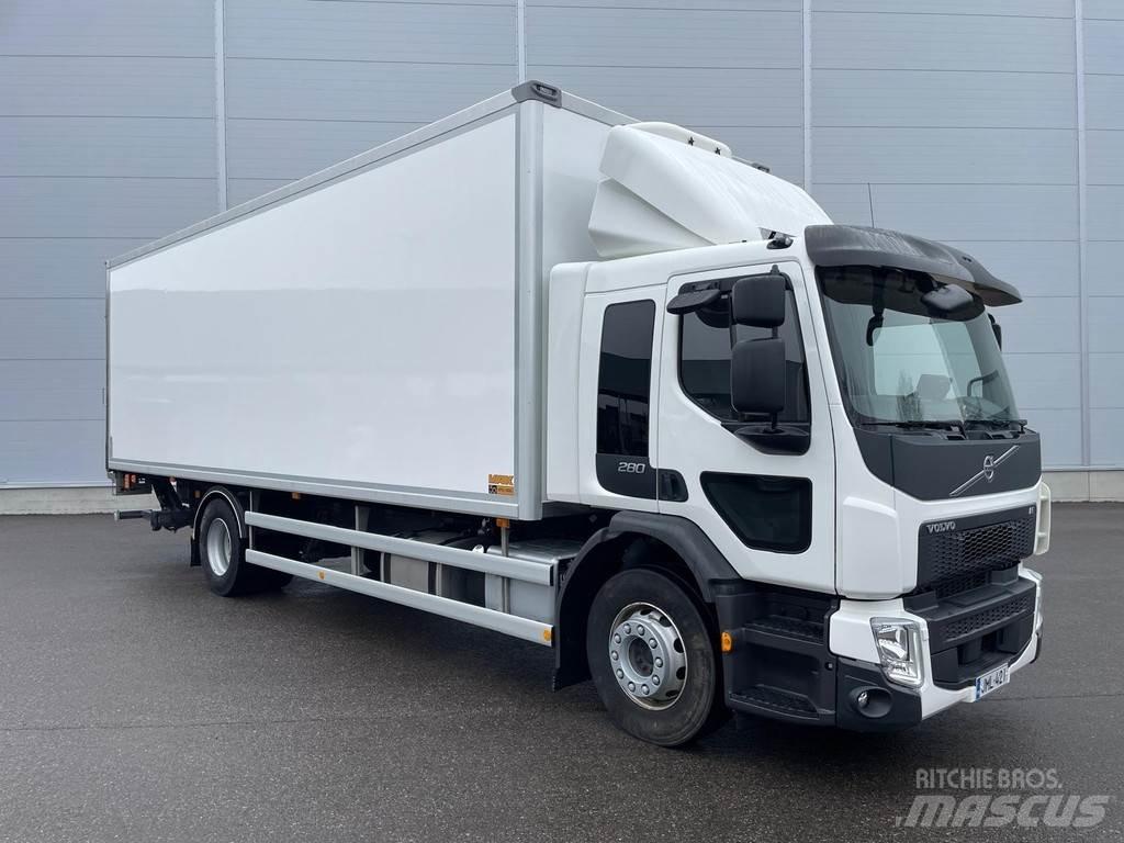 Volvo FE Caminhões de caixa fechada