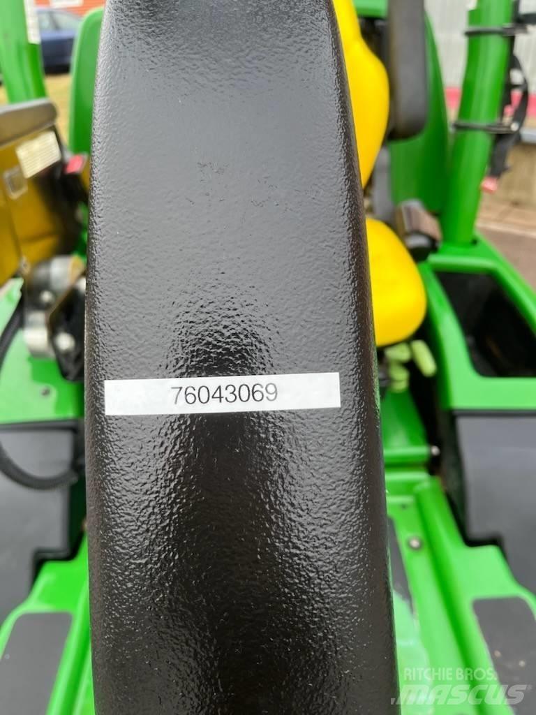John Deere 9009 Corta-Relvas Rough, trim and surrounds